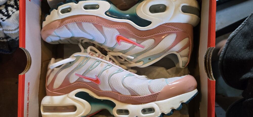 Nike Air Max Plus GS Sneakers Youth Size 5Y Running Athletic Shoes